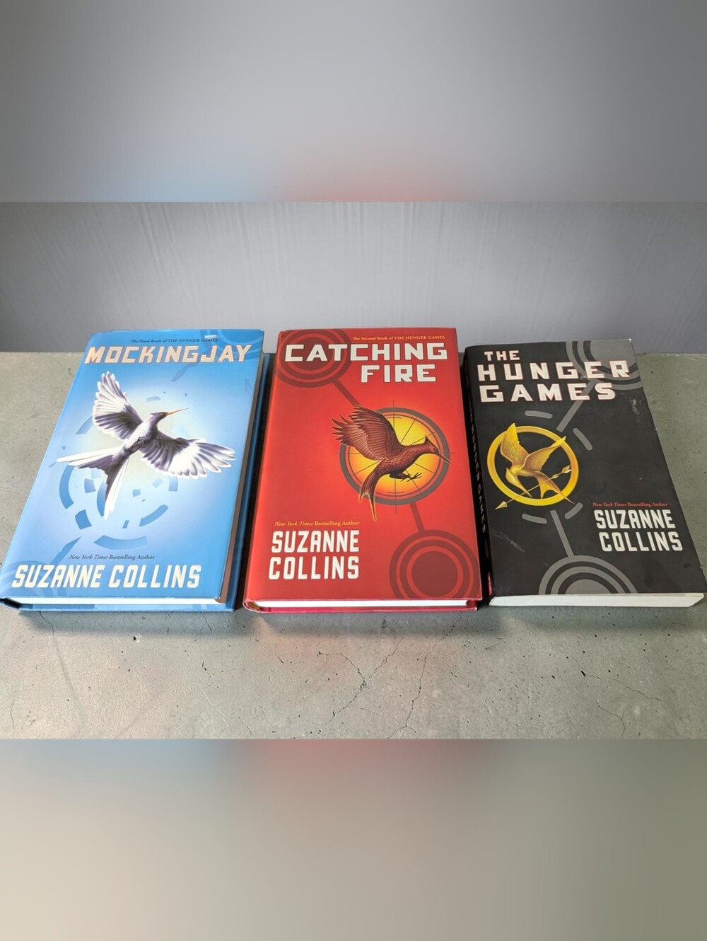 The Hunger Games Series Book Lot – 2 Hardcover & 1 Paperback – Suzanne Collins